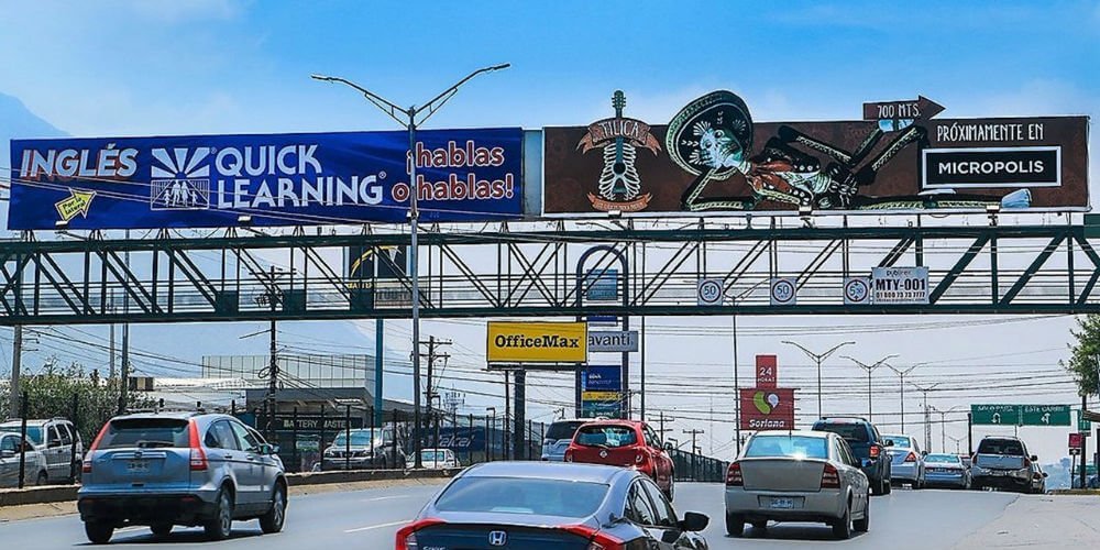 publicidad en puentes peatonales en mexico